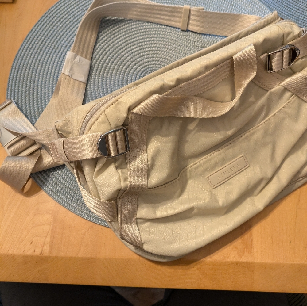NWOT Athleta cream colored excursion-style hip bag